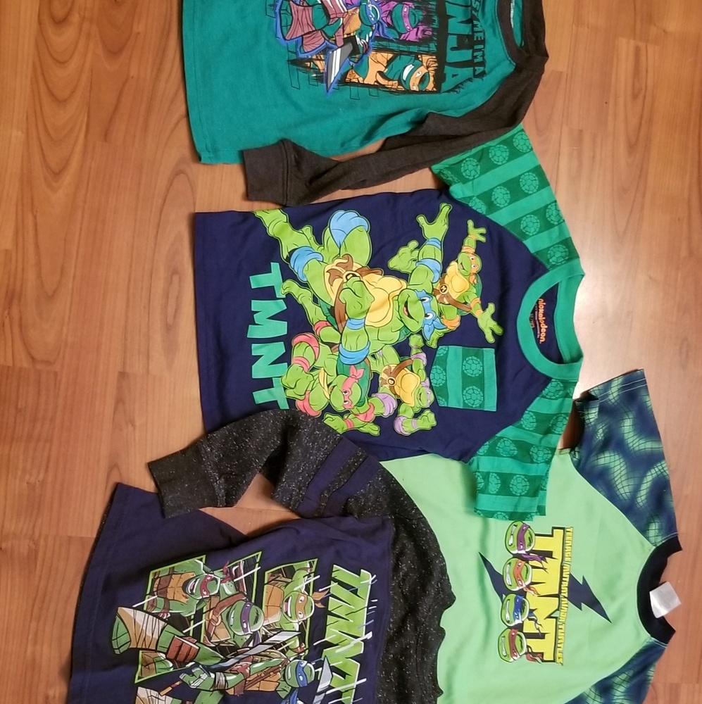 Tmnt 4 tshirts 2 short sleeve 2 long sleeve. size